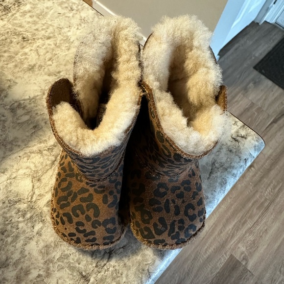 UGG Baby size 2/3 Boots Cheetah Leopard Print - Picture 4 of 8